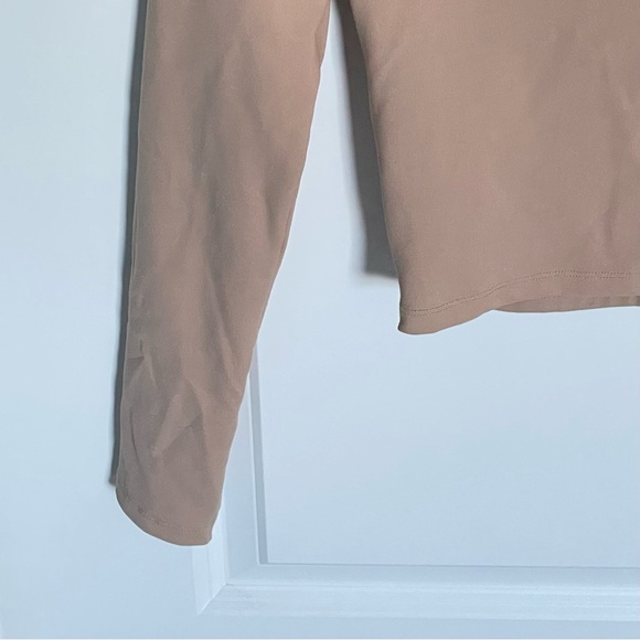 Abercrombie & Fitch Soft Matte Seamless Long-Sleeve Squareneck Top 35697 - Picture 9 of 13